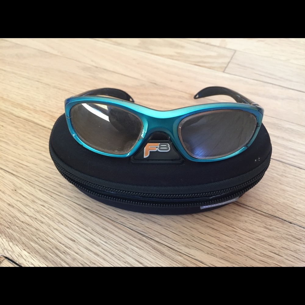 Used youth size ⚾️ baseball / sports goggles